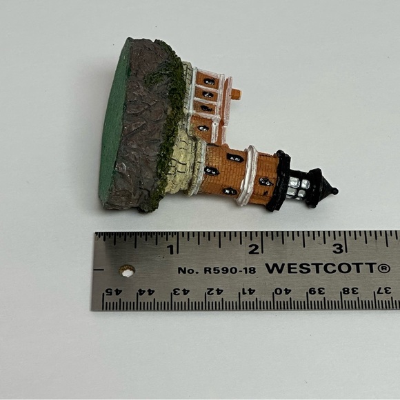 Split Rock MN Lighthouse Collectible Figurine 3 in Tall - Picture 9 of 9